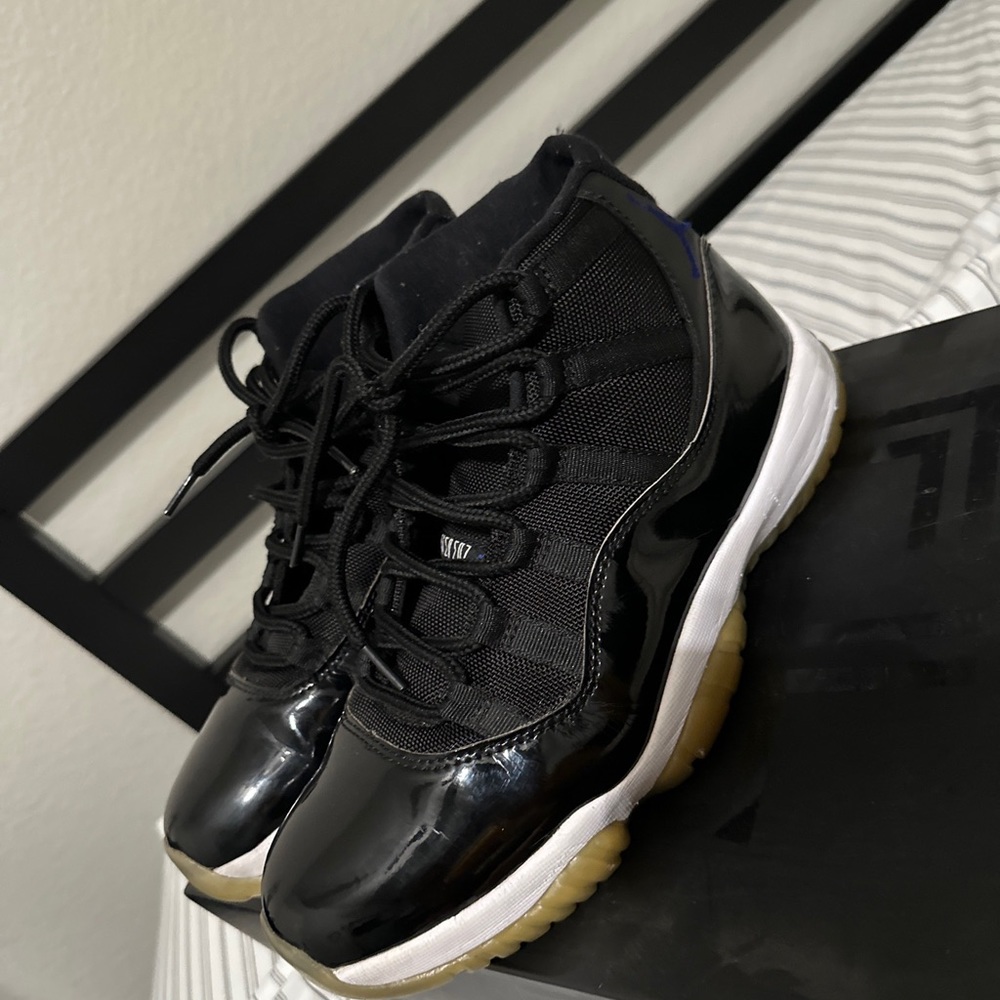 JORDAN 11 SPACE JAM 2016 SIZE 10